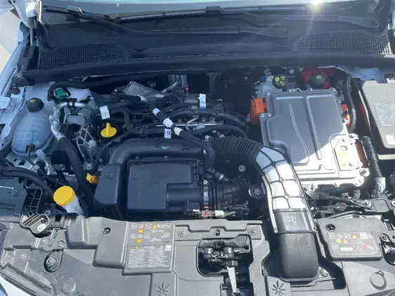 RENAULT CLIO VI - voiture de démonstration - Photo 20