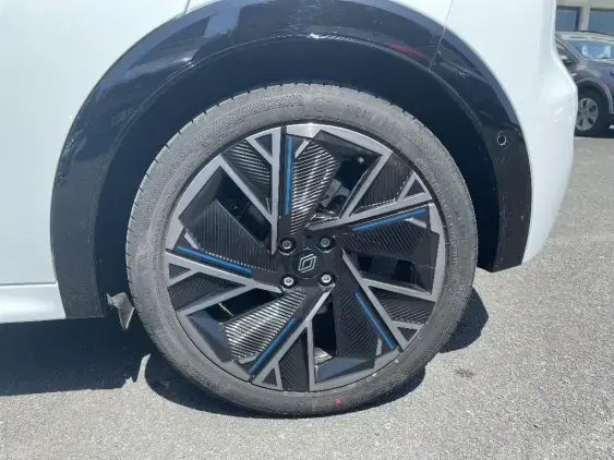 RENAULT CLIO VI - voiture de démonstration - Photo 23