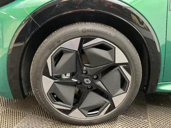 RENAULT CLIO VI - voiture de démonstration - Photo 23