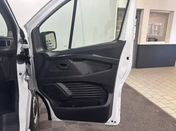 RENAULT TRAFIC ELECTRIQUE III - voiture de démonstration - Photo 20