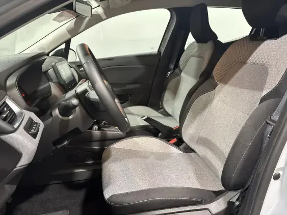 RENAULT CLIO V - voiture de démonstration - Photo 18