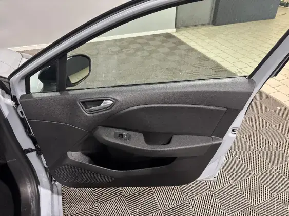 RENAULT CLIO V - voiture de démonstration - Photo 20