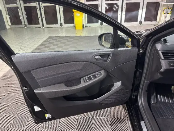 RENAULT CLIO V - voiture de démonstration - Photo 19