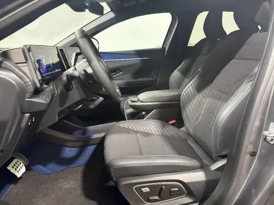 RENAULT MEGANE V - voiture de démonstration - Photo 18