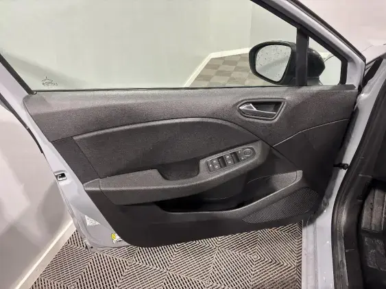 RENAULT CLIO V - voiture de démonstration - Photo 19