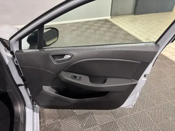 RENAULT CLIO V - voiture de démonstration - Photo 20