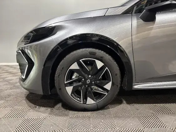 RENAULT CLIO VI - voiture de démonstration - Photo 23