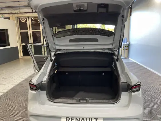 RENAULT CLIO VI - voiture de démonstration - Photo 16