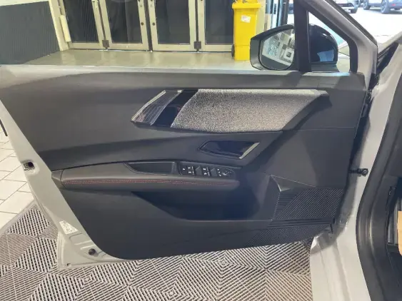 RENAULT CLIO VI - voiture de démonstration - Photo 19