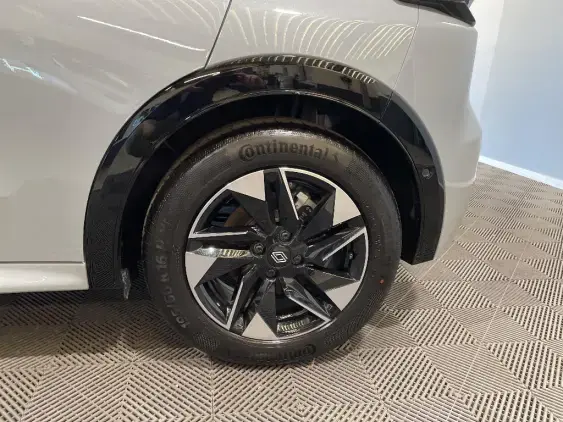 RENAULT CLIO VI - voiture de démonstration - Photo 24
