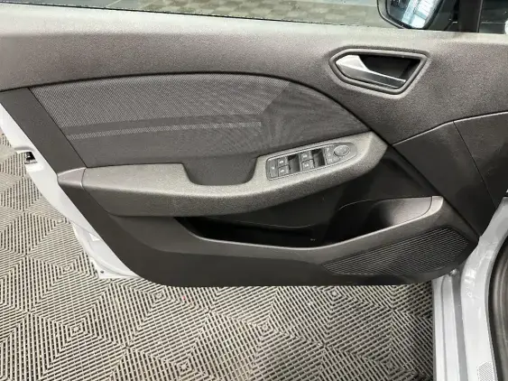 RENAULT CLIO V - voiture de démonstration - Photo 19