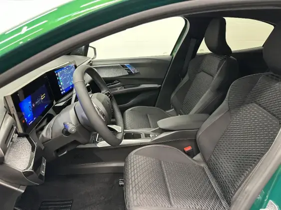 RENAULT CLIO VI - voiture de démonstration - Photo 18