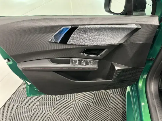 RENAULT CLIO VI - voiture de démonstration - Photo 19