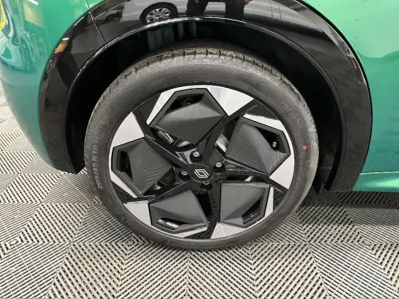 RENAULT CLIO VI - voiture de démonstration - Photo 25