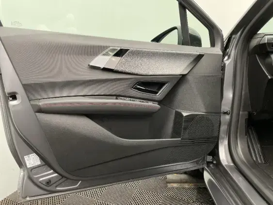 RENAULT CLIO VI - voiture de démonstration - Photo 19