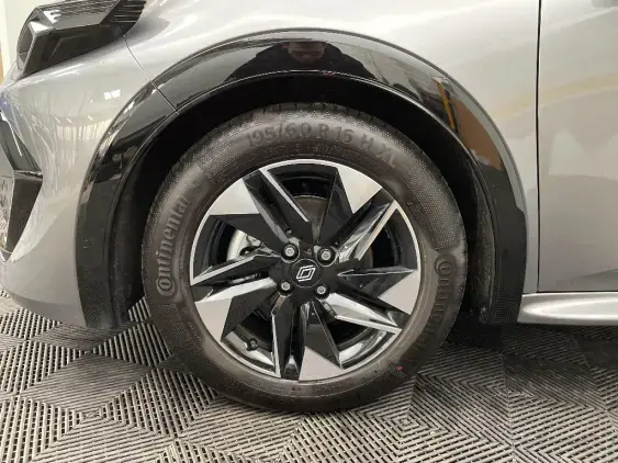 RENAULT CLIO VI - voiture de démonstration - Photo 23