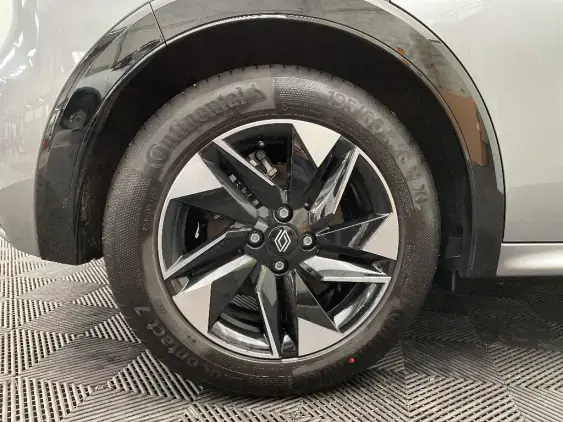 RENAULT CLIO VI - voiture de démonstration - Photo 25