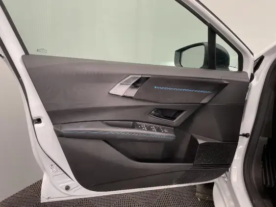 RENAULT CLIO VI - voiture de démonstration - Photo 19