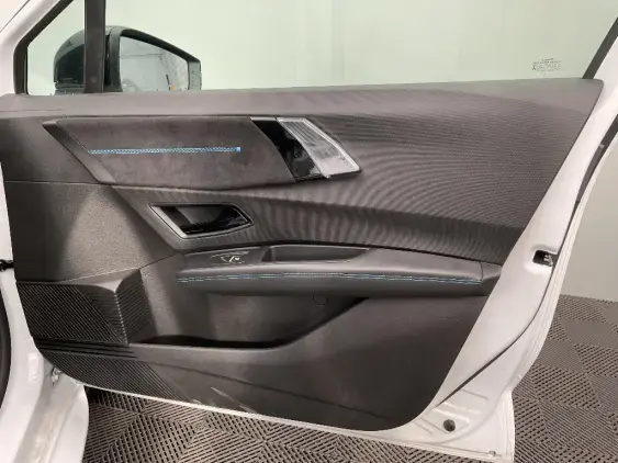 RENAULT CLIO VI - voiture de démonstration - Photo 20