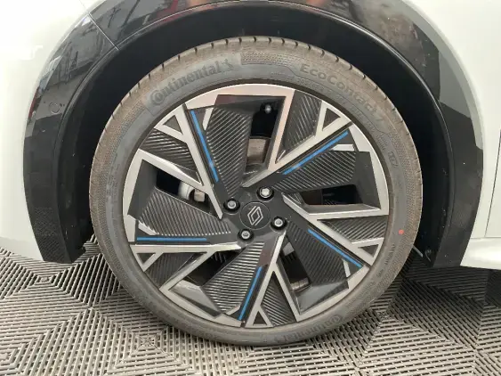 RENAULT CLIO VI - voiture de démonstration - Photo 23