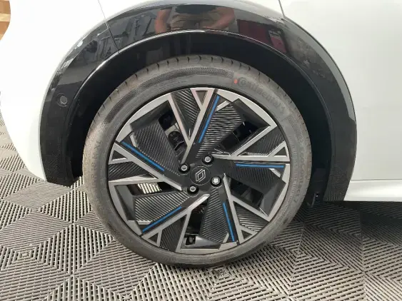RENAULT CLIO VI - voiture de démonstration - Photo 25