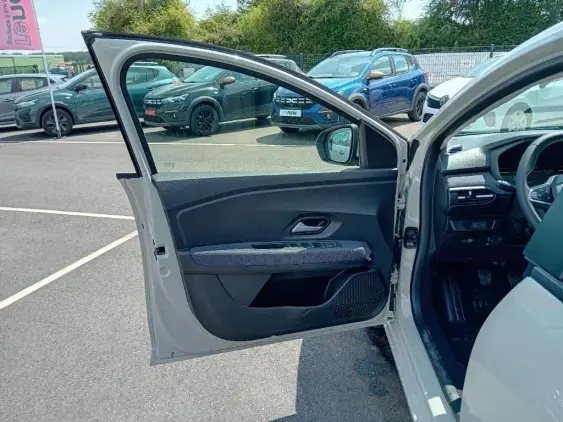 DACIA SANDERO III - voiture de démonstration - Photo 17
