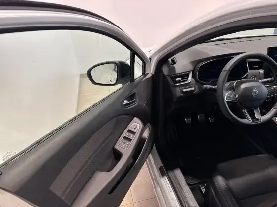 RENAULT CLIO V - voiture de démonstration - Photo 19