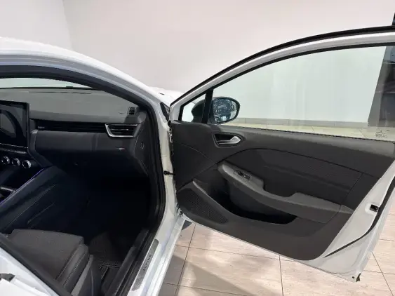 RENAULT CLIO V - voiture de démonstration - Photo 20