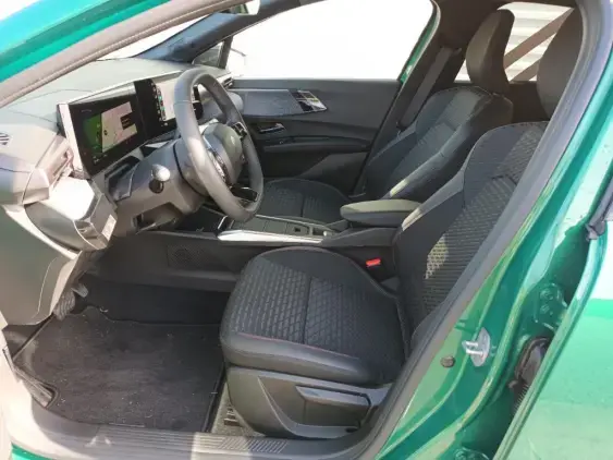 RENAULT CLIO VI - voiture de démonstration - Photo 16