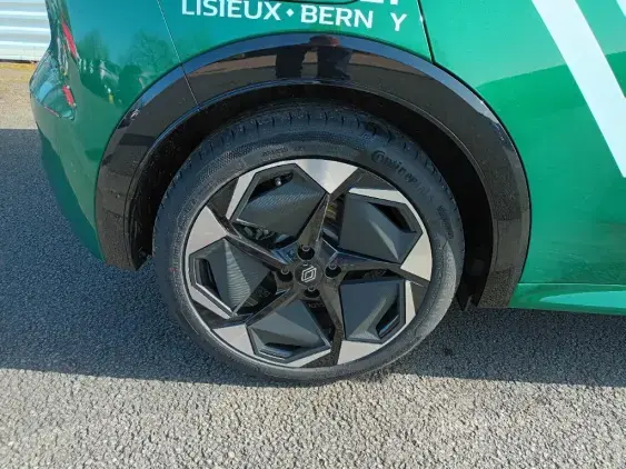 RENAULT CLIO VI - voiture de démonstration - Photo 22