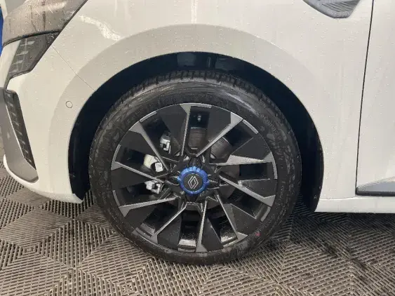 RENAULT CLIO V - voiture de démonstration - Photo 23