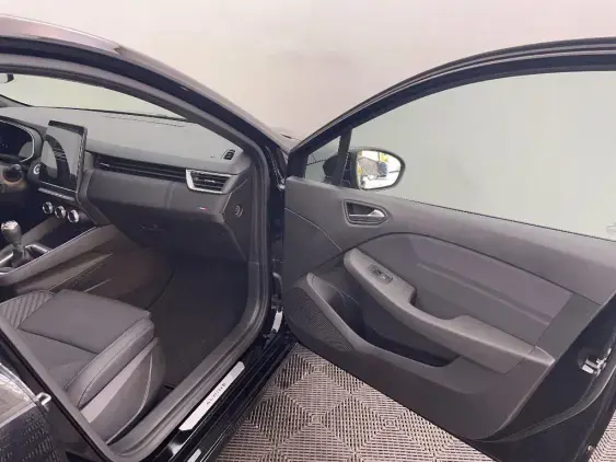 RENAULT CLIO V - voiture de démonstration - Photo 20