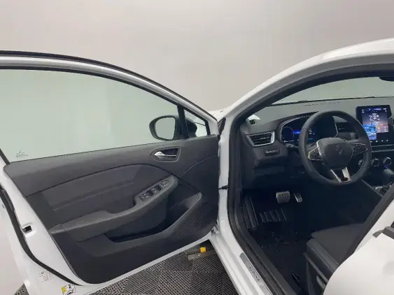 RENAULT CLIO V - voiture de démonstration - Photo 19