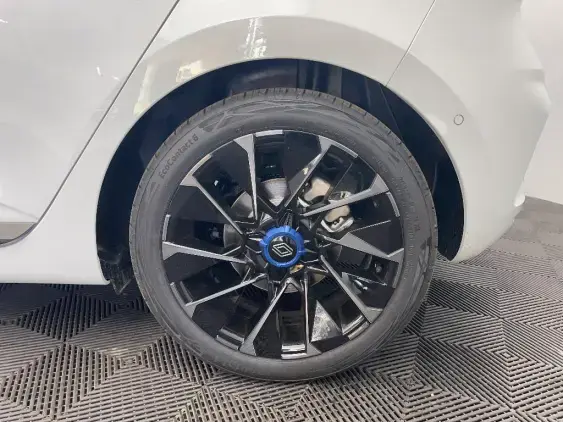 RENAULT CLIO V - voiture de démonstration - Photo 24