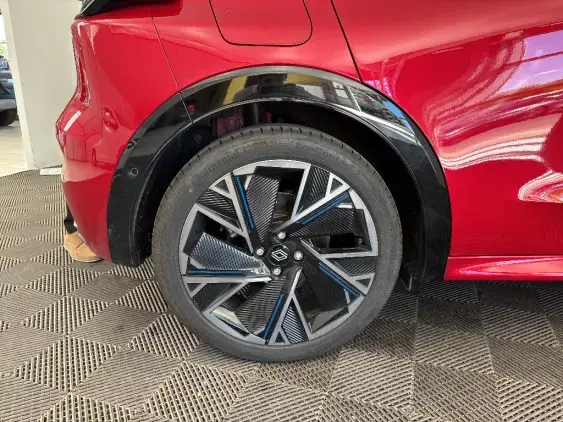 RENAULT CLIO VI - voiture de démonstration - Photo 25