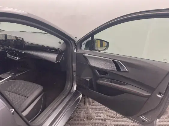 RENAULT CLIO VI - voiture de démonstration - Photo 20