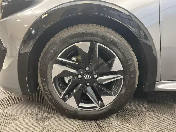 RENAULT CLIO VI - voiture de démonstration - Photo 23