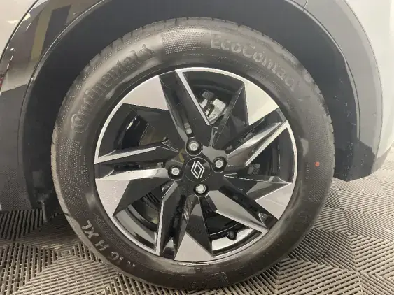 RENAULT CLIO VI - voiture de démonstration - Photo 24