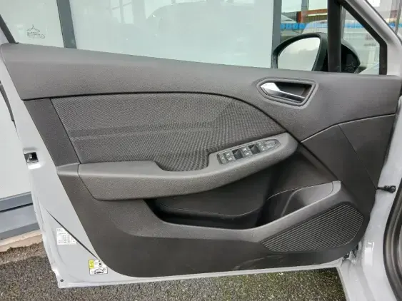 RENAULT CLIO V - voiture de démonstration - Photo 18