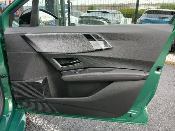 RENAULT CLIO VI - voiture de démonstration - Photo 18