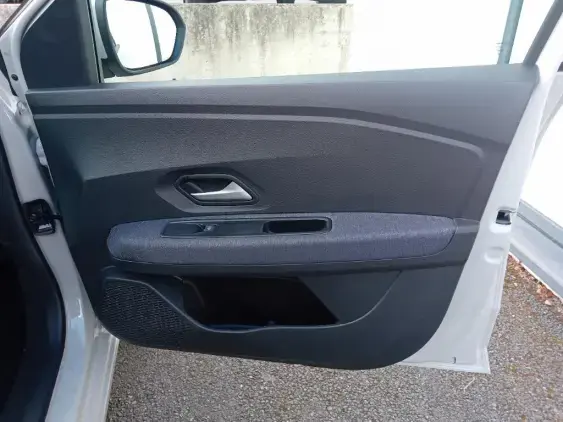 DACIA SANDERO III - voiture de démonstration - Photo 18
