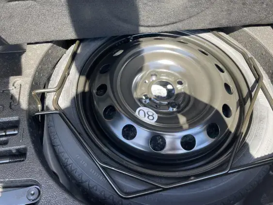 RENAULT CLIO VI - voiture de démonstration - Photo 17
