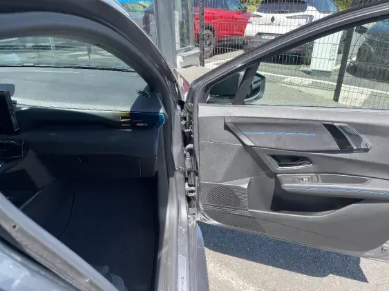 RENAULT CLIO VI - voiture de démonstration - Photo 20
