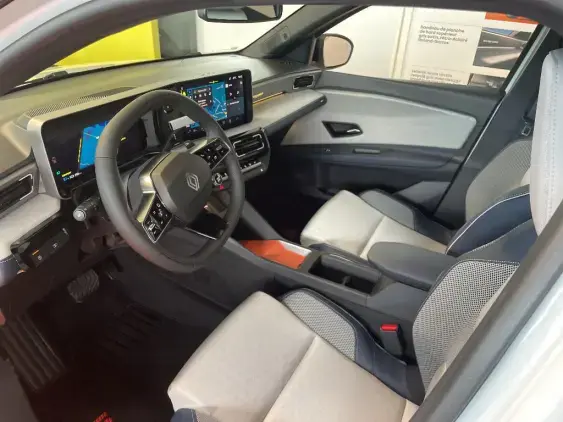 RENAULT 5 III - voiture de démonstration - Photo 17