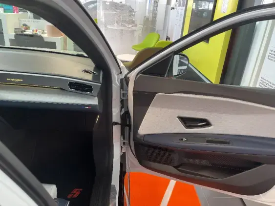 RENAULT 5 III - voiture de démonstration - Photo 19