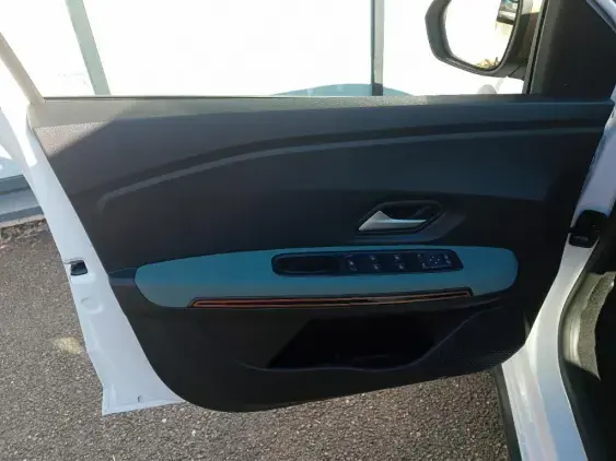 DACIA SANDERO III - voiture de démonstration - Photo 18
