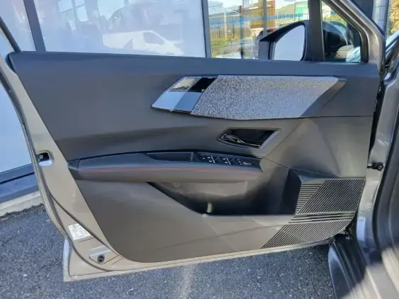 RENAULT CLIO VI - voiture de démonstration - Photo 17