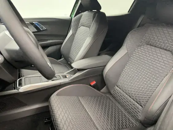 RENAULT CLIO VI - voiture de démonstration - Photo 18