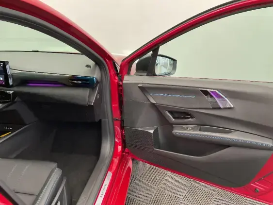 RENAULT CLIO VI - voiture de démonstration - Photo 20