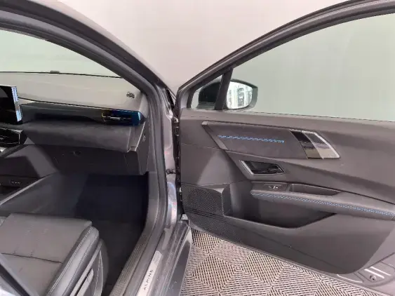 RENAULT CLIO VI - voiture de démonstration - Photo 19